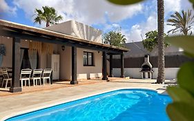 House Boho Palm With Private Heated Pool And Garden, 3 Bedrooms, Wi-Fi